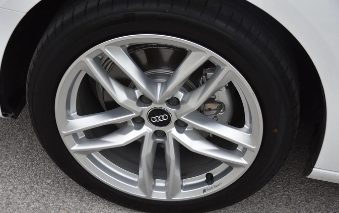 Audi A4 cena 109900 przebieg: 180000, rok produkcji 2019 z Kielce małe 742